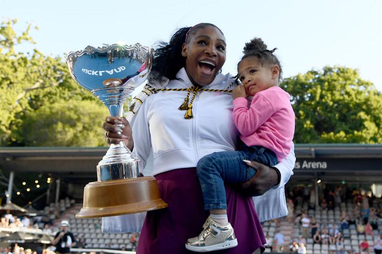 Serena Williams con la figlia Alexis Olympia durante la premiazione del WTA Brisbane 2020