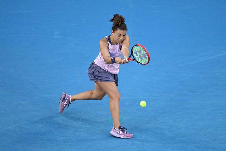 Jasmine Paolini colpisce di rovescio (foto Getty Images)