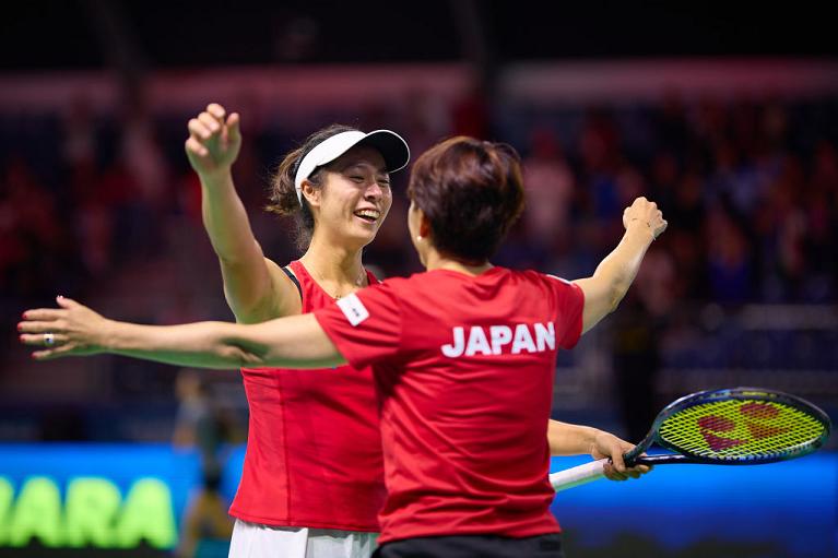 Ena Shibahara e il capitano Ai Sugiyama (Getty Images)