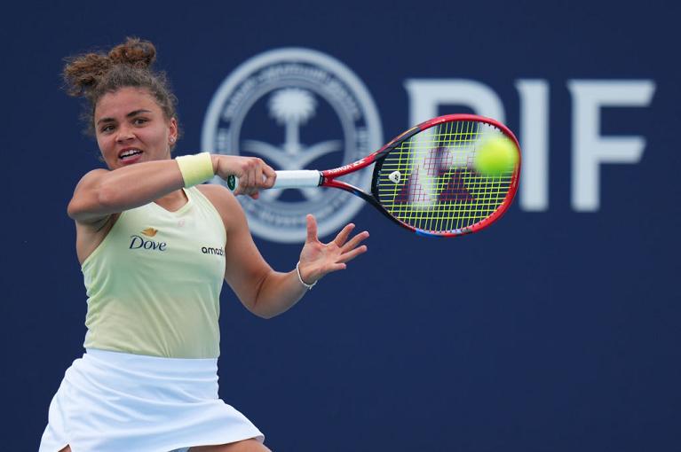 Il movimento di chiusura del diritto di Jasmine Paolini (foto Getty Images)