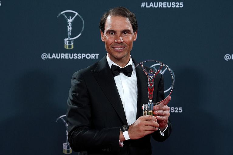 Nadal con lo Sporting Icon Award 2025 alla cerimonia Laureus (Getty Images)