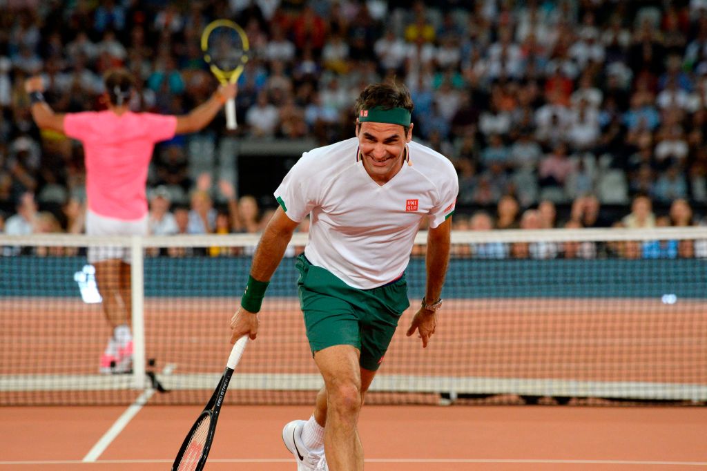 Roger Federer durante l'esibizione di Città del Capo con Rafa Nadal