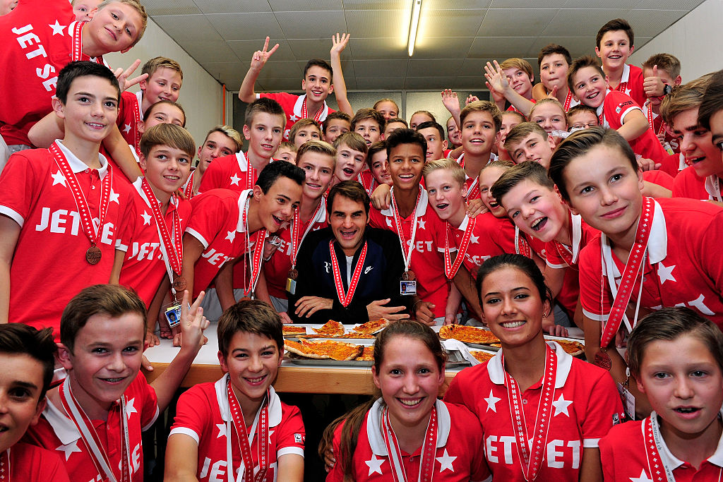 Roger Federer e i ball-boys di Basilea