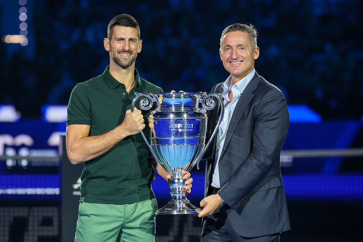 Novak Djokovic e il presidente dell'ATP Andrea Gaudenzi al Pala Alpitour  (Foto Giampiero Sposito/FITP)