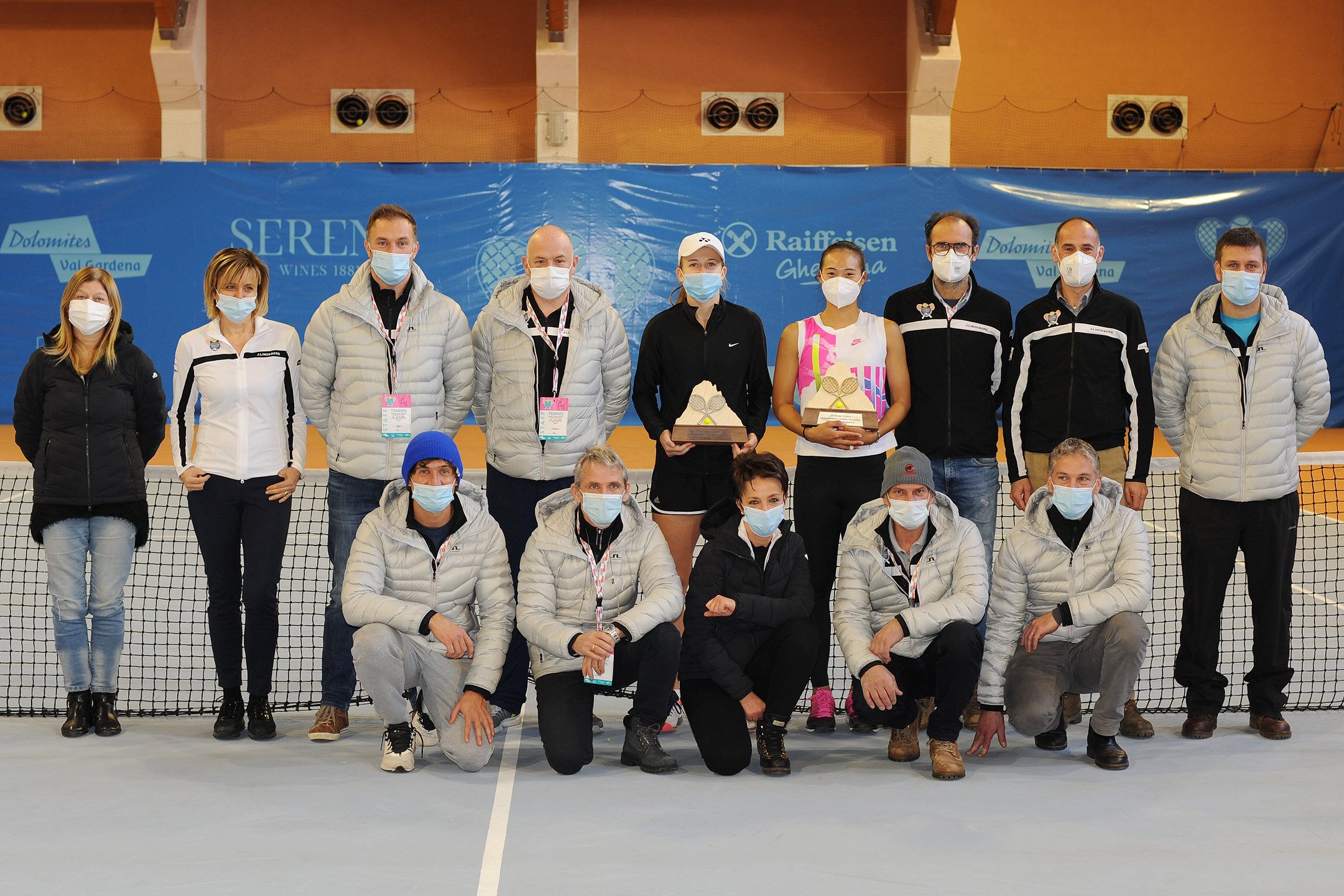 Lea Boskovic e Qinwen Zheng con staff Selva Val Gardena