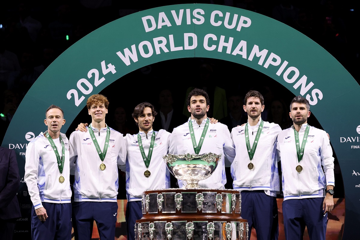 La nazionale italiana campione del mondo 2024 (foto Sposito/FITP)